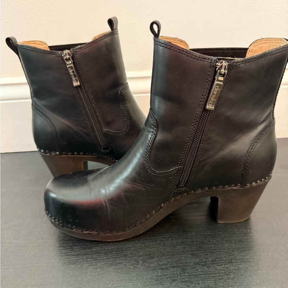Dansko - Women's Shayna Heeled Boot - Picture 6 of 6